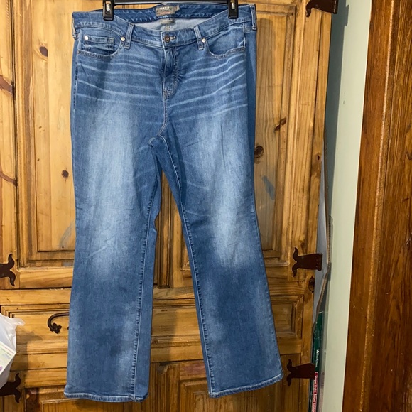 Boot cut jeans